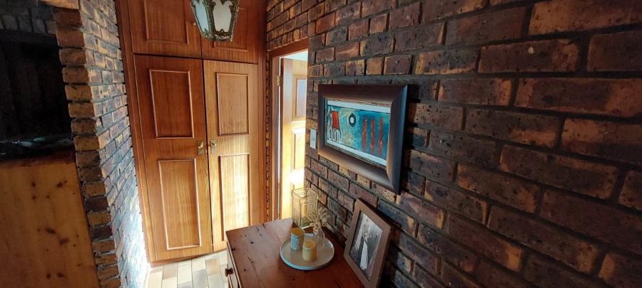 4 Bedroom Property for Sale in Noorsekloof Eastern Cape